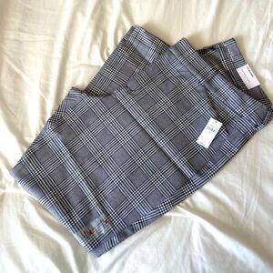 Gray Size 16 NWT Old Navy Pixie Skinny Ankle Length Pants.